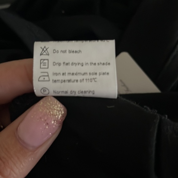 NWT black dress size medium with buttons - Picture 7 of 7